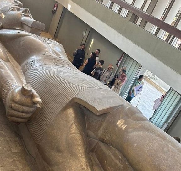 VIP Private Giza Pyramids Sphinx Saqqara and Memphis Tour