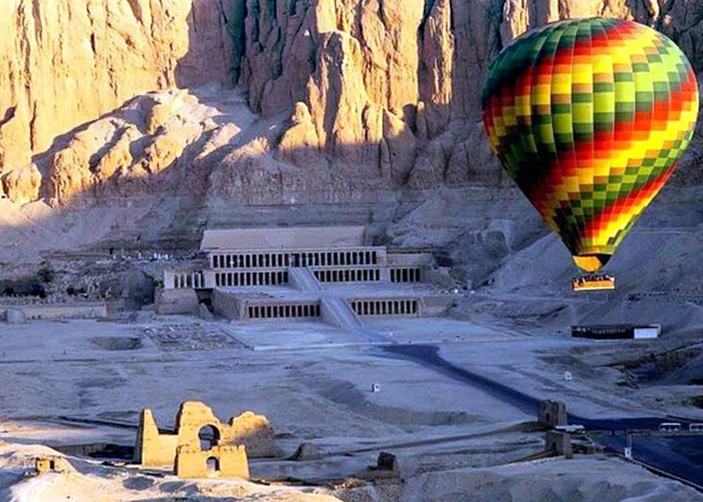 Luxor: Hot Air Balloon Ride Lifetime Experience - 3