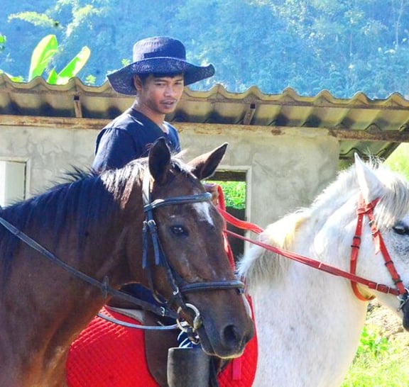 Horse Lesson+Riding+Wat Tonkwen wooden temple.Chiangmai