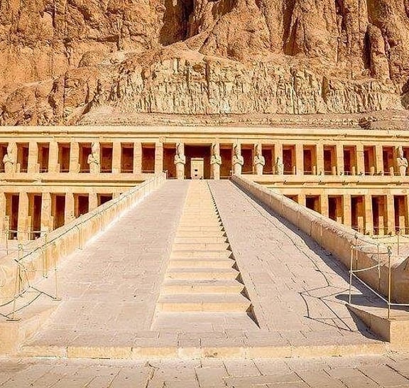 4 Nights Cruise Luxor To Aswan and Abu Simbel with train rounded trip from Cairo