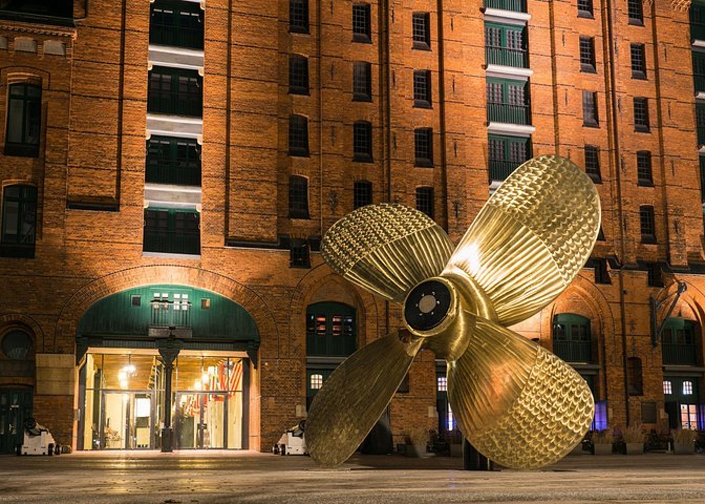 Hamburg: Altstadt & Speicherstadt Private Walking Tour - 7