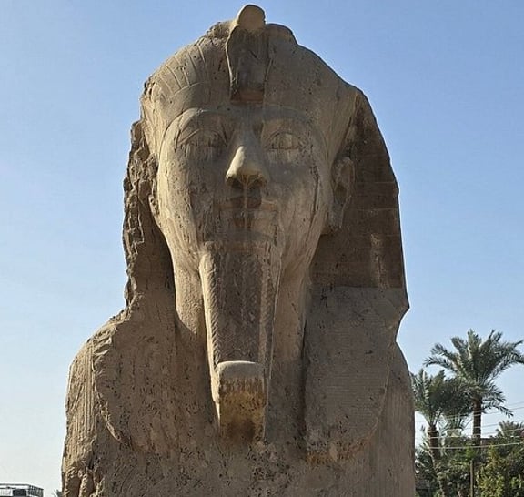 VIP Private Giza Pyramids Sphinx Saqqara and Memphis Tour