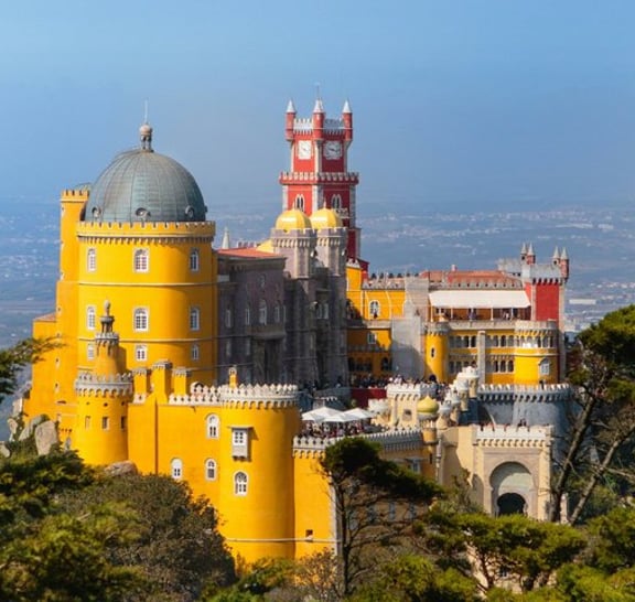 Lizbona: Wycieczka w małej grupie do Sintry i Cascais z biletem do Pałacu Pena