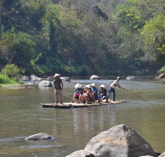 Safari trip
Elephant sanctuary
Sticky waterfall
Bamboo rafting