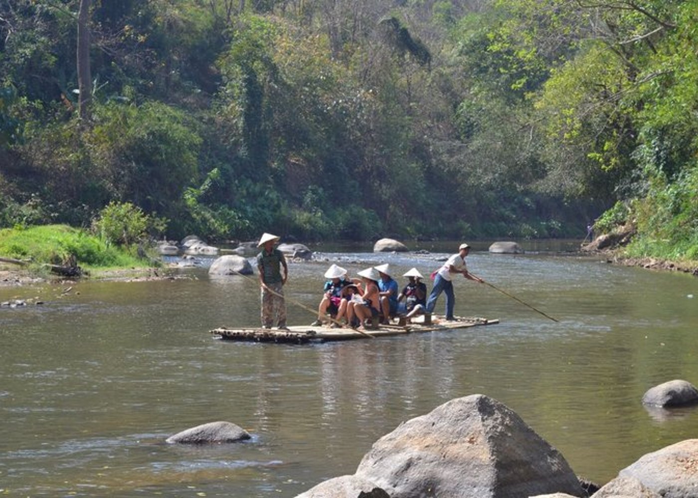 Safari-Tour
Elefantenschutzgebiet
Klebriger Wasserfall
Bambusfloßfahrt - 5