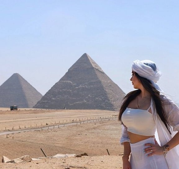 VIP Private Giza Pyramids Grand Egyptian Museum Tour with Lunch