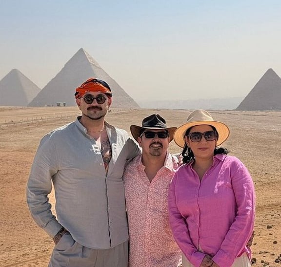 VIP Private Giza Pyramids Grand Egyptian Museum Tour with Lunch