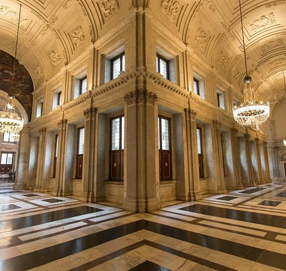 Skip-the-line Royal Palace of Amsterdam Private Guided Tour