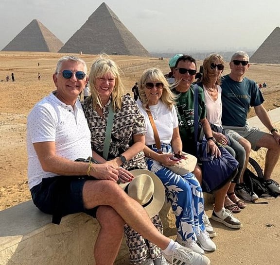 VIP Private Giza Pyramids Sphinx Saqqara and Memphis Tour