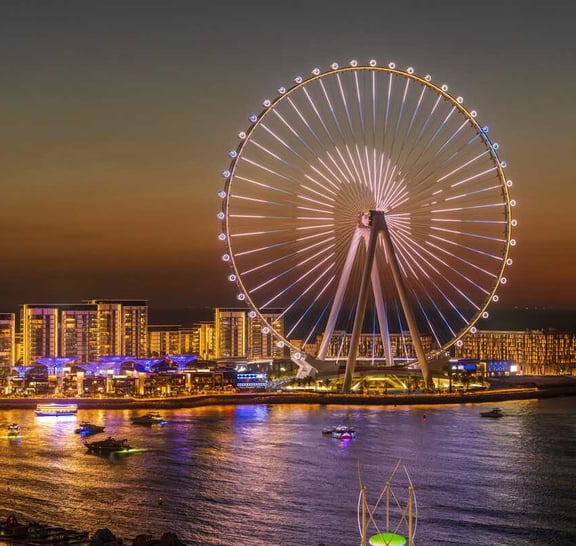 Wycieczka Dubai Sky Views Edge Walk i rejs Marina Dhow Dinner Cruise z prywatnym transferem