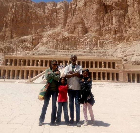 Amazing Luxor East and West Bank Guided Tour with Lunch From Luxor Airport/Hotel