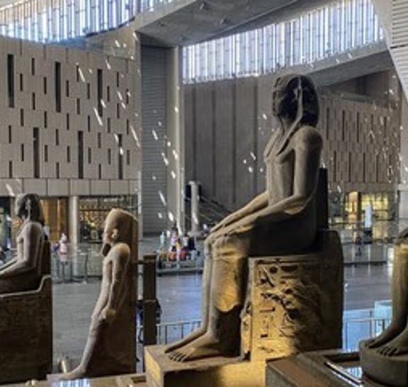 Wycieczka łączona: Odkryj Wielkie Muzeum Egipskie , Sakkara i Piramidy w Gizie