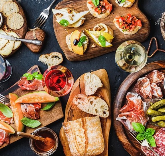 Traditional Italian Food and Milan Old Town Private Tour