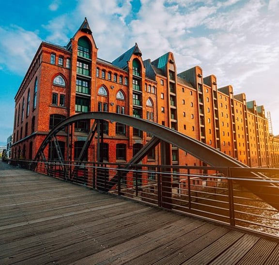 Hamburg: Altstadt & Speicherstadt Private Walking Tour