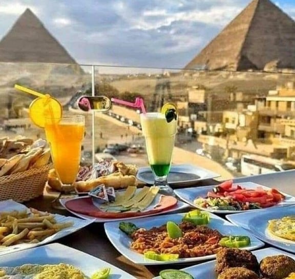 VIP Private Giza Pyramids Grand Egyptian Museum Tour with Lunch