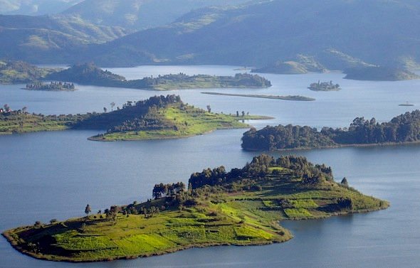 Discover Uganda. Experience the Extraordinary.
