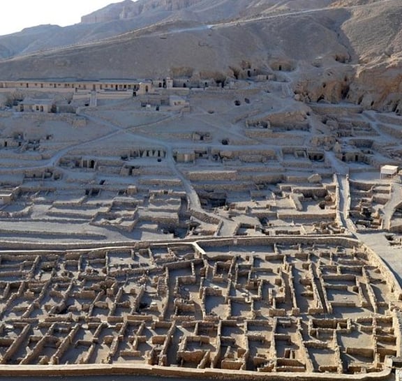 Luxor Day Tour to Habu Temple, Valley of the Nobles and Deir El Madina