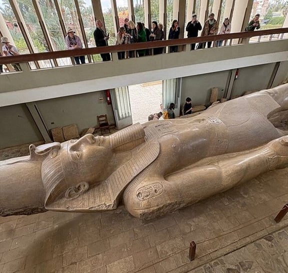 VIP Private Giza Pyramids Sphinx Saqqara and Memphis Tour