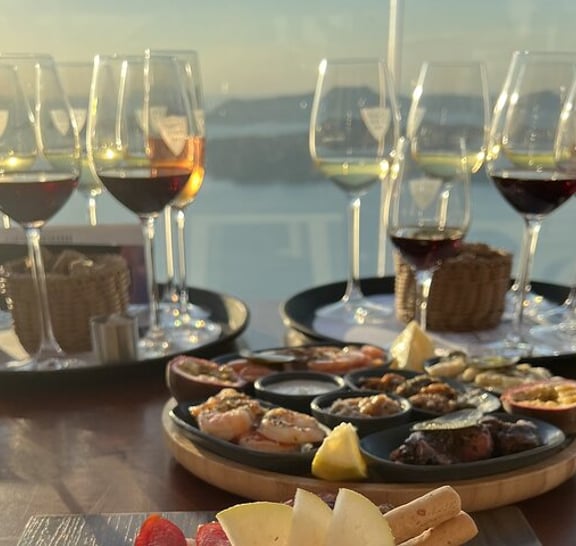 Explore Santorini with your 5-Senses