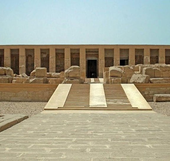 Private Luxor Day Tour to Dendera and Abydos Temples by Car