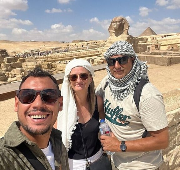 VIP Private Giza Pyramids Grand Egyptian Museum Tour with Lunch