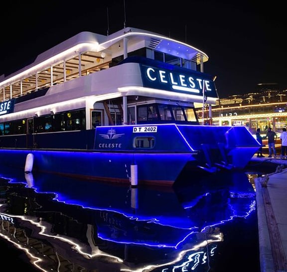 Dubai Marina: Premium BBQ Dinner Cruise -Live Show, Open Bar & DJ