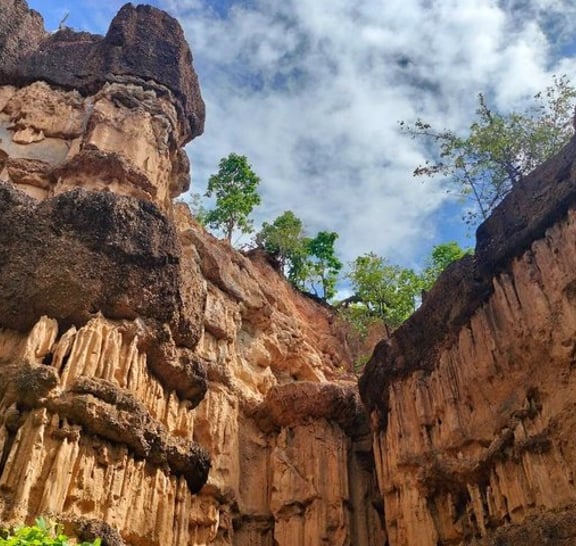 Beautiful trip through Pha Chor Canyon and crafts