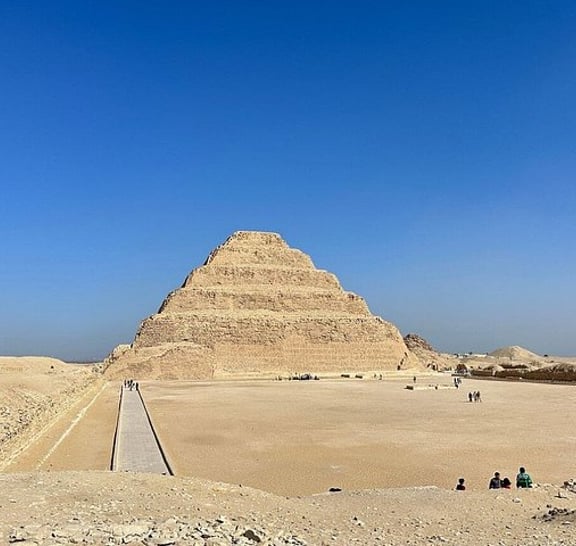 VIP Private Giza Pyramids Sphinx Saqqara and Memphis Tour
