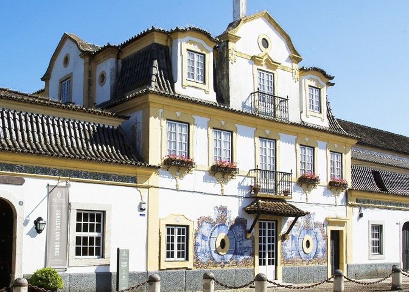 Setúbal Private Wine Experience Two Wineries and Tastings - 11