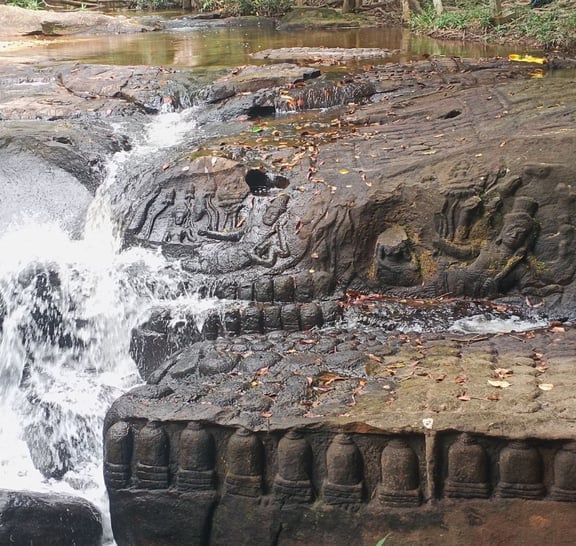 Private One Day Exploration at Thousands of Linga, Kbal Spean and Lady Temple
