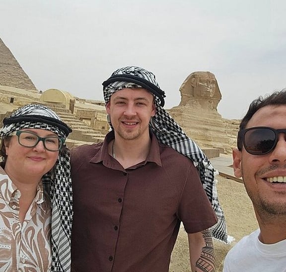 VIP Private Giza Pyramids Grand Egyptian Museum Tour with Lunch
