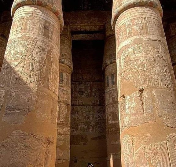 Luxor Day Tour: Habu Temple, Nobles Tombs, Deir El Madina And Dendera Temple