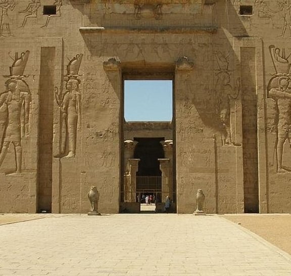 Luxor Day Trip to Edfu and Kom Ombo Temples by Car