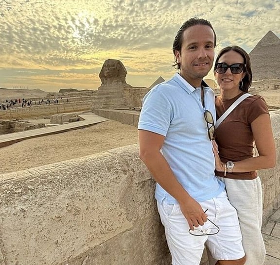 VIP Private Giza Pyramids Sphinx Saqqara and Memphis Tour