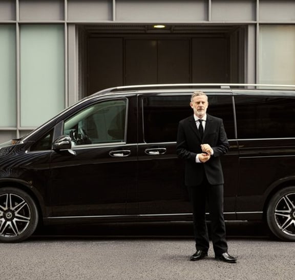 Lisbon to Porto Private Transfer With Sightseeing Stops