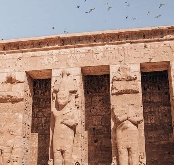 Luxor Day Tour to Habu Temple, Valley of the Nobles and Deir El Madina