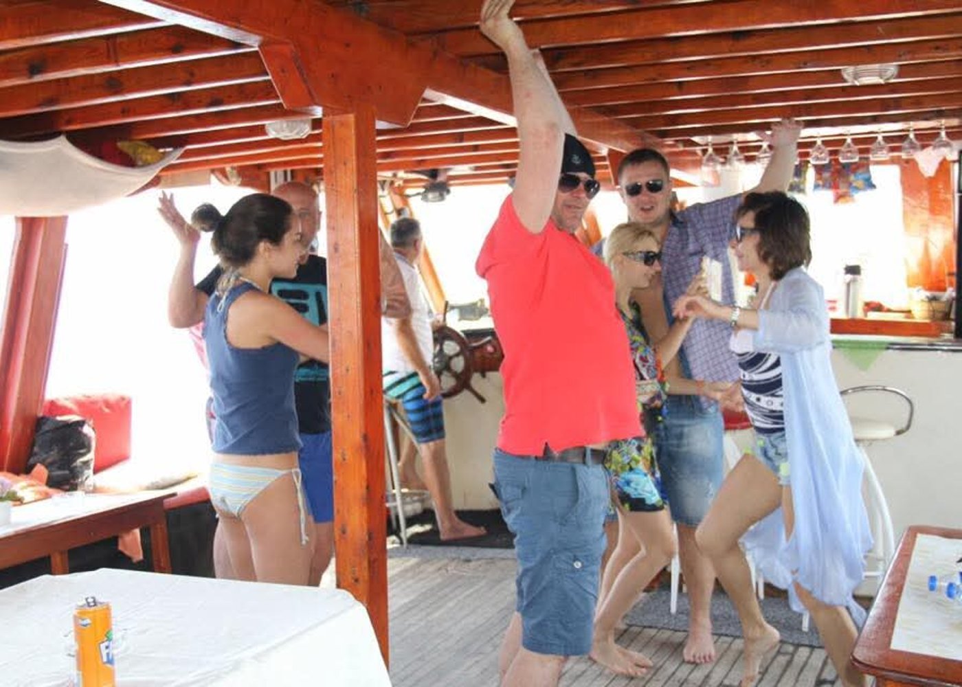 Antalya/Kemer: Relaxing Boat Trip with Swimming Stops - 4