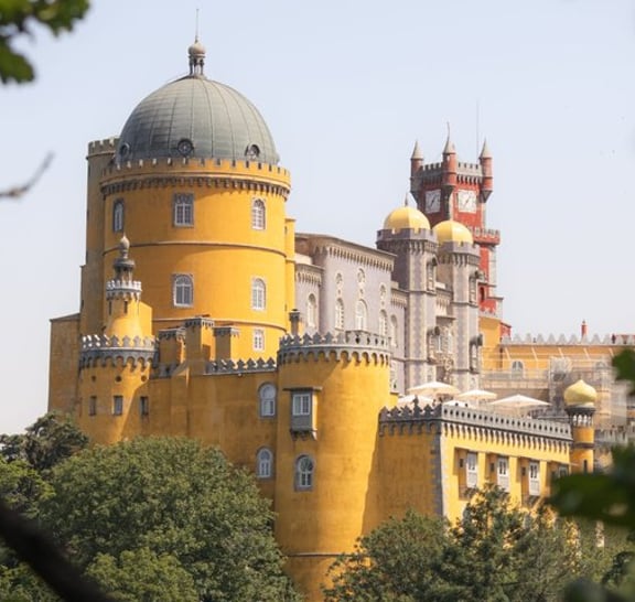 Von Lissabon nach Sintra: Private Halbtagestour, inklusive Eintrittskarte für den Pena-Palast