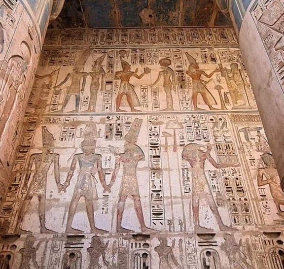 Luxor Day Tour: Habu Temple, Nobles Tombs, Deir El Madina And Dendera Temple