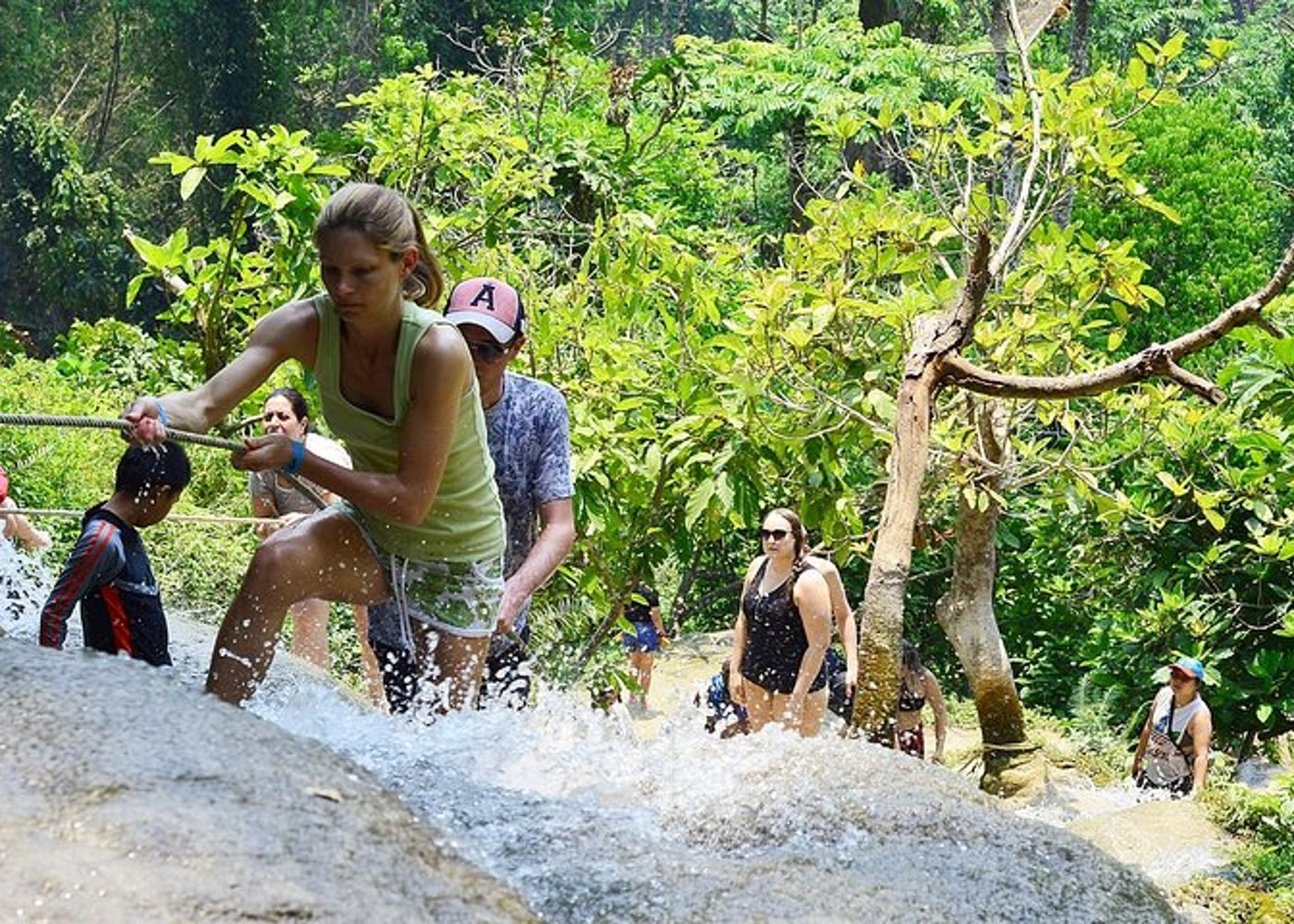 Extrem-Zipline und Klebriger Wasserfall Privattour - 3